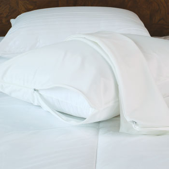 LodgMate Stretch Polyester Zippered Pillow Protectors